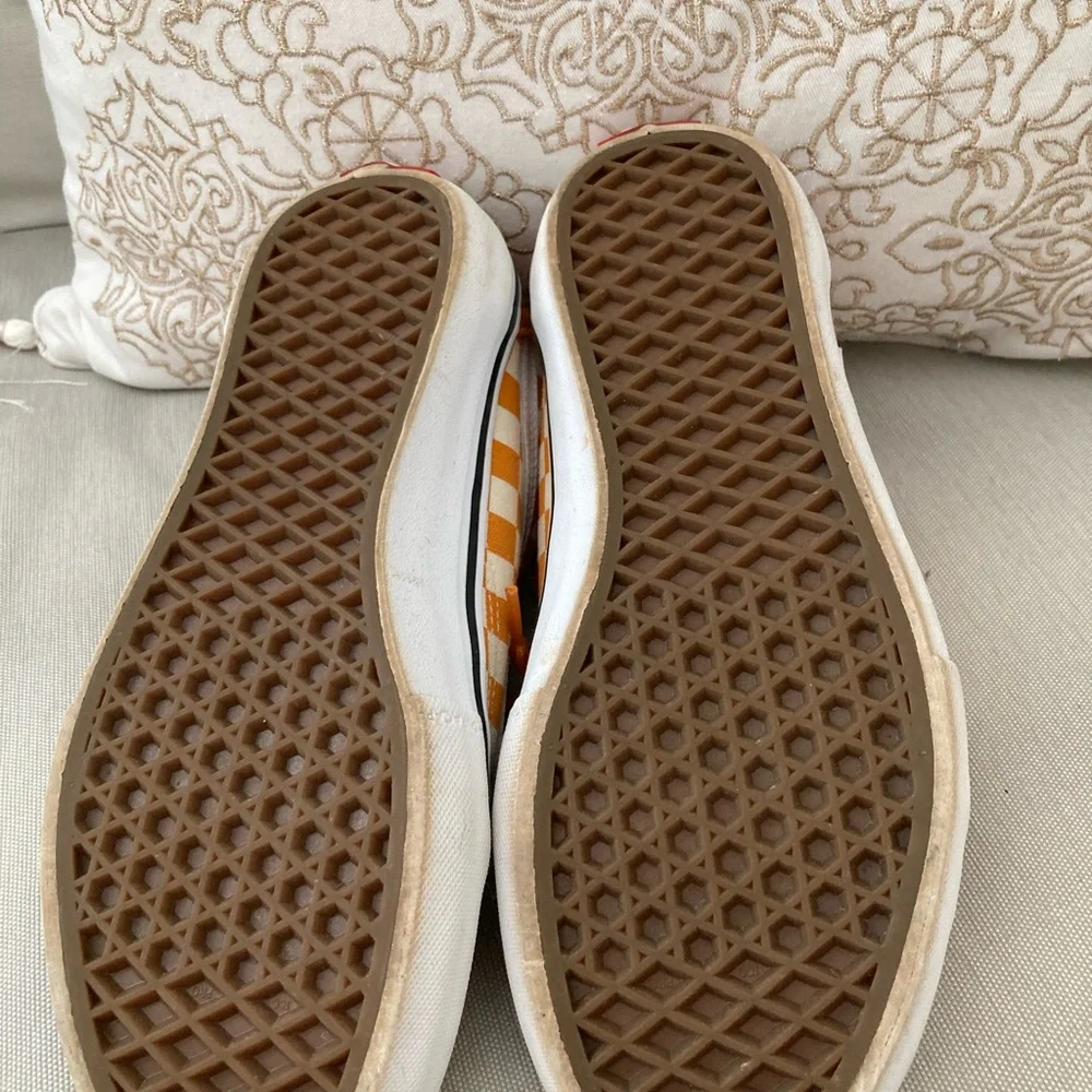 Vans low top